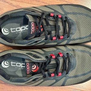 Topo Athletic M-Terraventure 2 olive/red